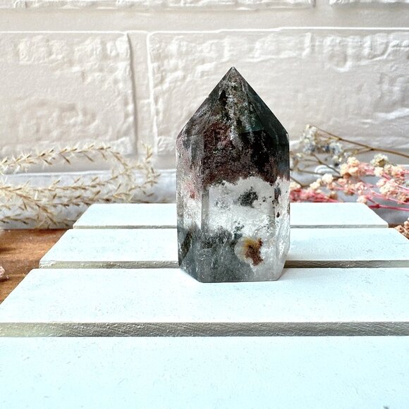 Mini Garden Quartz Polished Point - Picture 1 of 9